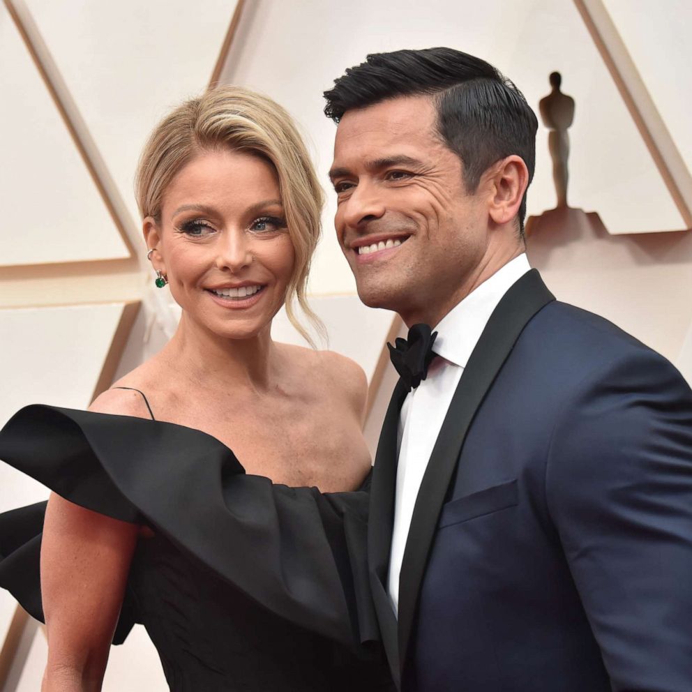 Kelly Ripa Imagines Mark’s Second Wife — “Hope I’m Alive to See Her!” 6 Kelly Ripa Imagines Mark’s Second Wife — “Hope I’m Alive to See Her!”